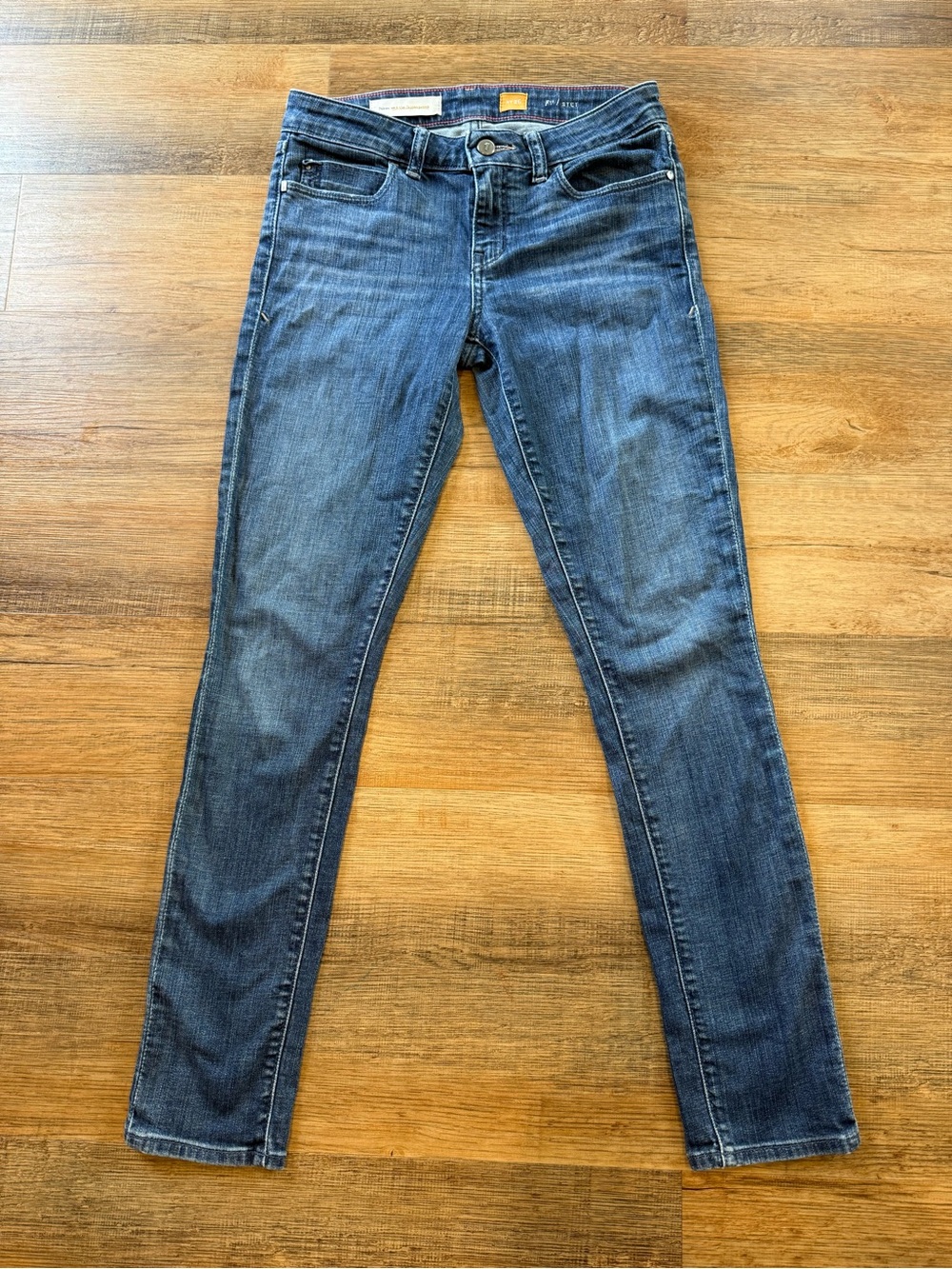 Pilcro Skinny Jeans in Dark Blue Wash Size 26